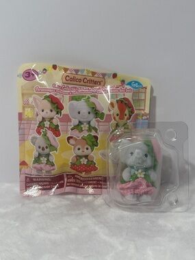 Calico critters cutie collectibles very berry baby’s -Hilton